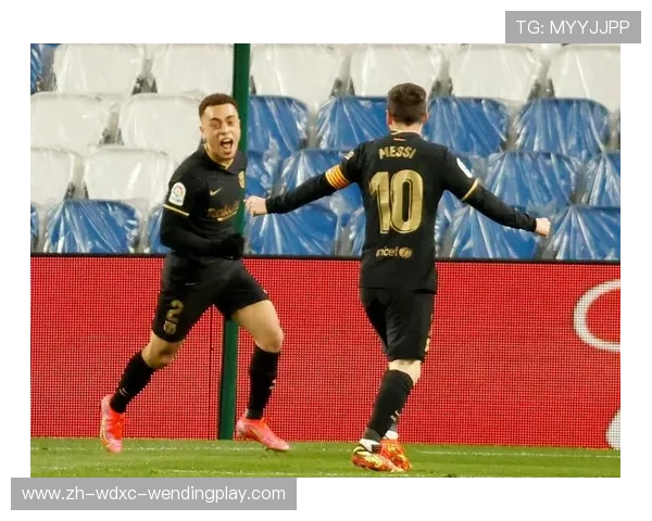 索加戴腿章球员成功登陆西甲联赛